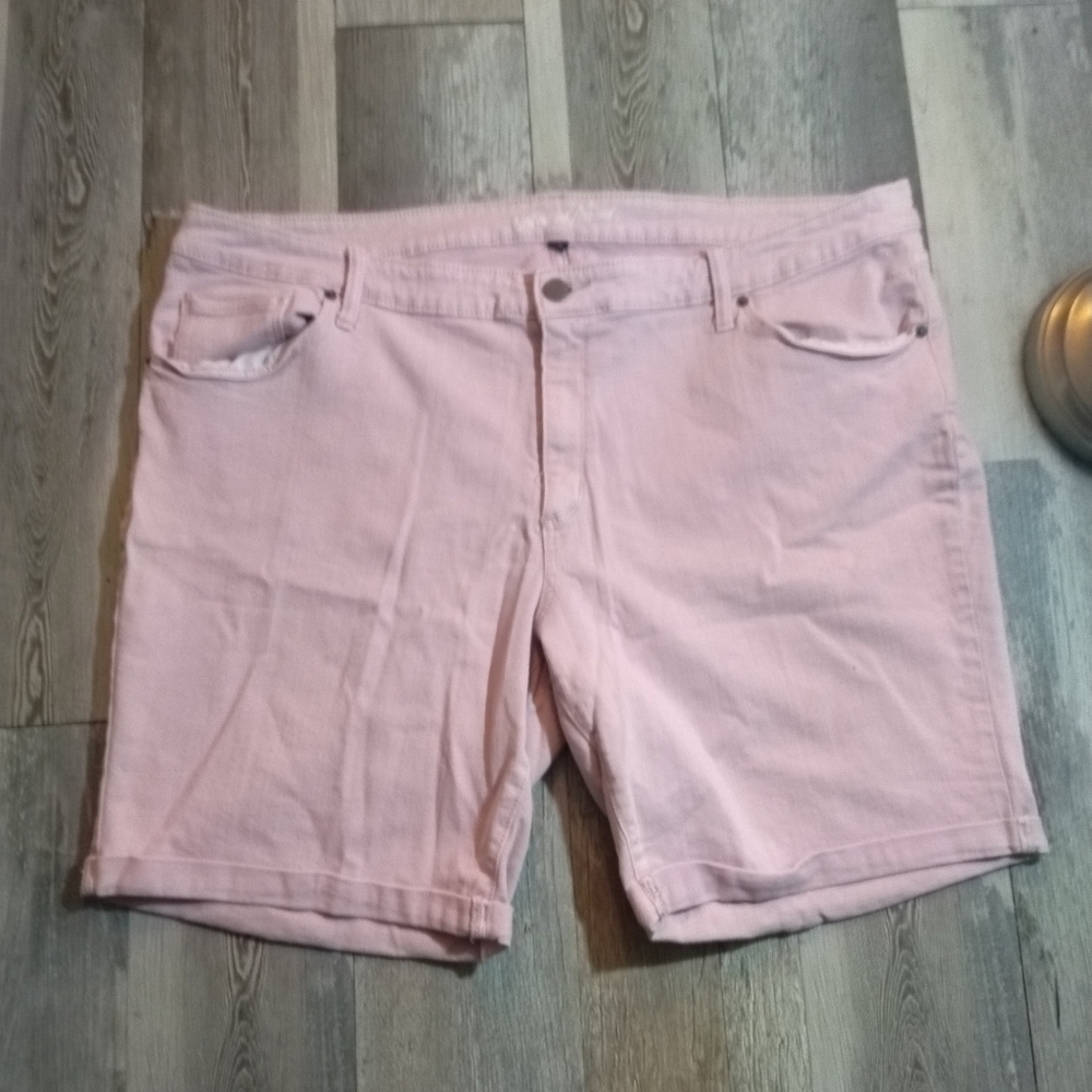Universal Thread Women's Pink Denim Shorts Size 24W